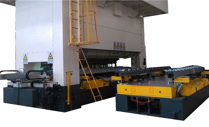 沖壓三次元機械手提高效率與質(zhì)量的同時也保障了生產(chǎn)安全