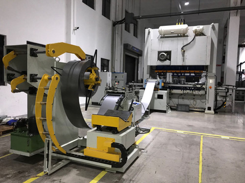 沖壓三次元機(jī)械手有什么特點(diǎn)以及使用優(yōu)點(diǎn)？